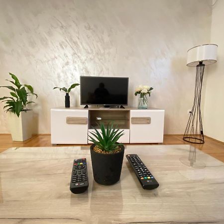 Apartman A&M Τίβατ Εξωτερικό φωτογραφία